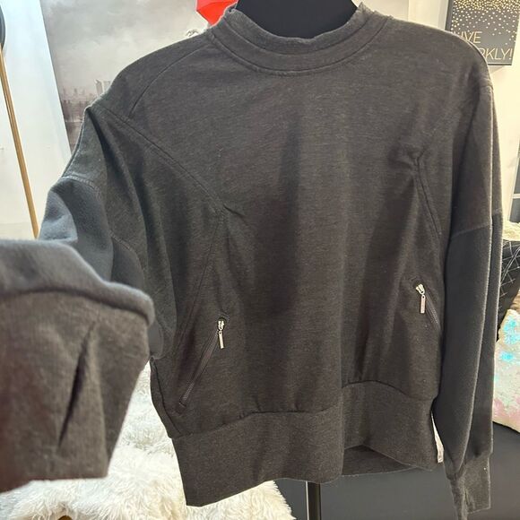 Tahari Sport Super soft inner fleece thumb hole sweatshirt - Picture 1 of 5